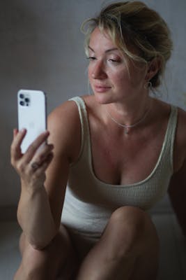 Julia, 28