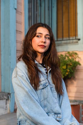 Lea, 22