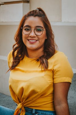 Emma, 25
