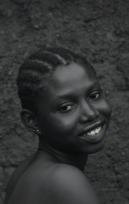 Emma, 25