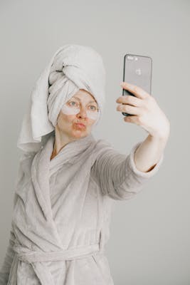 Emma, 25