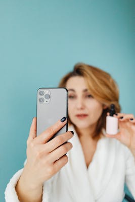 Lena, 25