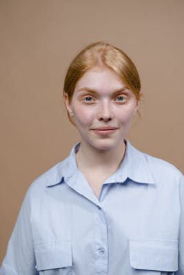 Laura, 24